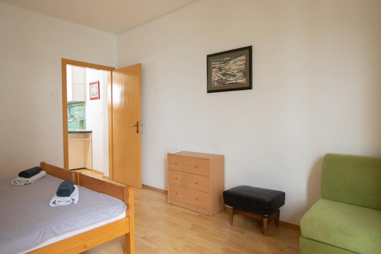 Pine And Sunshine Apartments Podgora Eksteriør billede